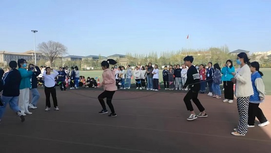 跳绳1.jpg 跳绳1.jpg