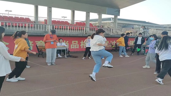 跳绳3.jpg 跳绳3.jpg