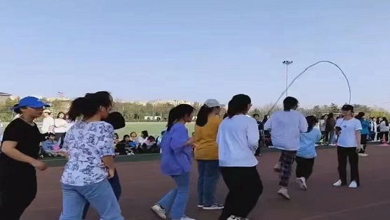 跳绳5.jpg 跳绳5.jpg